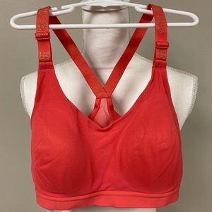 VICTORIA’S SECRET SPORT Incredible Lightweight Adjustable Lined Sports Bra